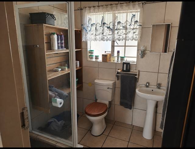 2 BEDROOM TOWNHOUSE FOR SALE IN OOS EINDE